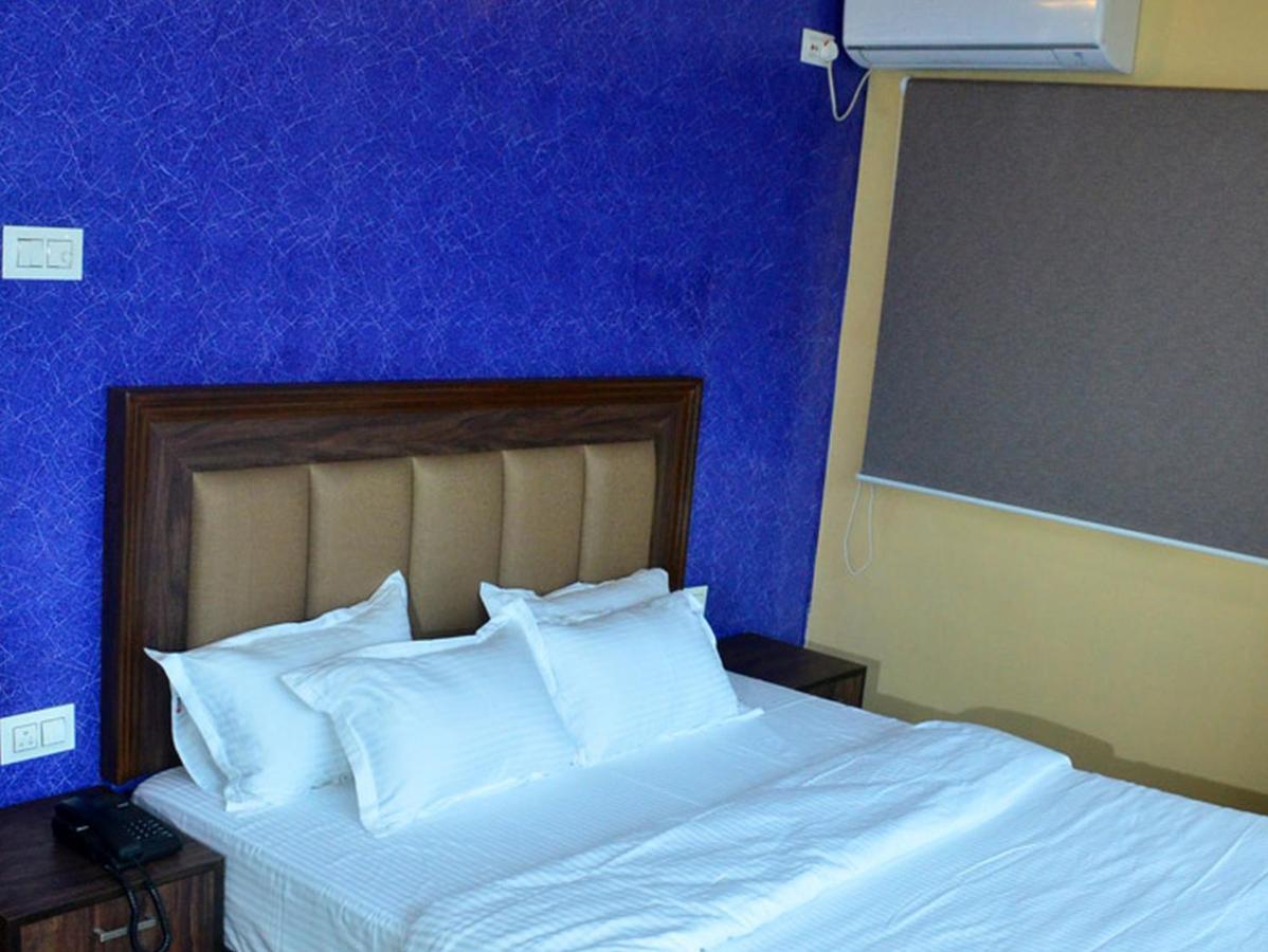 Hotel Aloka Residency Καλκούτα Εξωτερικό φωτογραφία