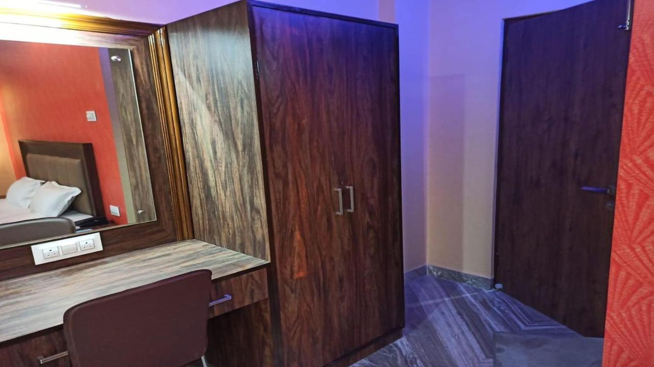 Hotel Aloka Residency Καλκούτα Εξωτερικό φωτογραφία